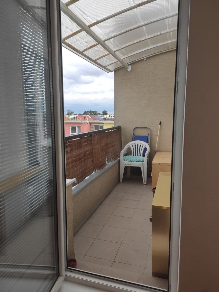 Pronájem bytu 2+1 55 m², Kvetná, Rovinka, Bratislavský kraj Pronájem bytu 2+1 55 m², Kvetná, Rovinka, Bratislavský kraj