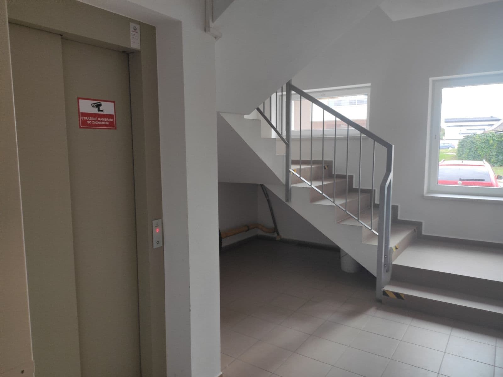 Pronájem bytu 2+1 55 m², Kvetná, Rovinka, Bratislavský kraj Pronájem bytu 2+1 55 m², Kvetná, Rovinka, Bratislavský kraj