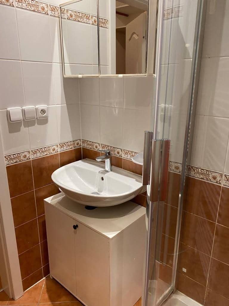 Pronájem bytu 1+kk 37 m², Grafická, Praha, Praha Pronájem bytu 1+kk 37 m², Grafická, Praha, Praha