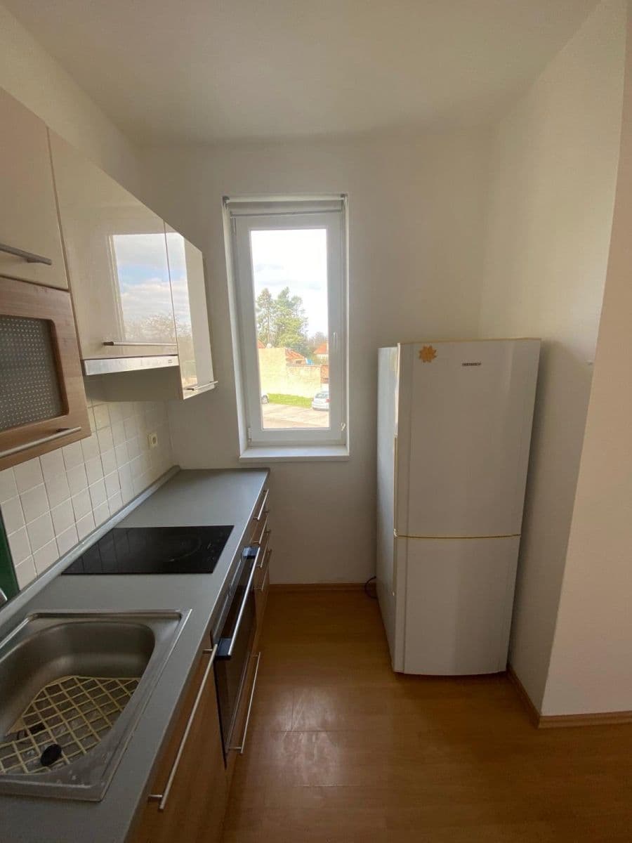 Pronájem bytu 1+kk 40 m², Vilová, Jirny, Středočeský kraj Pronájem bytu 1+kk 40 m², Vilová, Jirny, Středočeský kraj