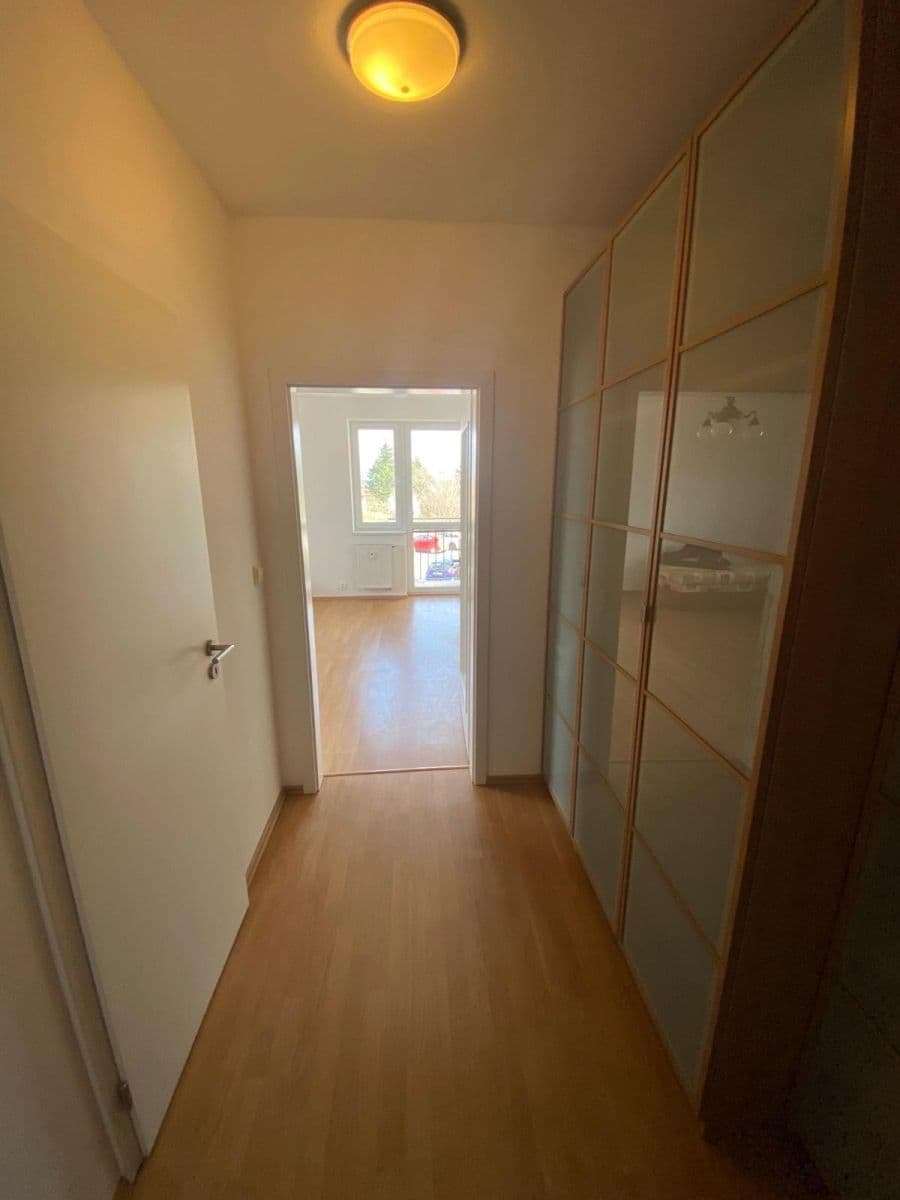 Pronájem bytu 1+kk 40 m², Vilová, Jirny, Středočeský kraj Pronájem bytu 1+kk 40 m², Vilová, Jirny, Středočeský kraj