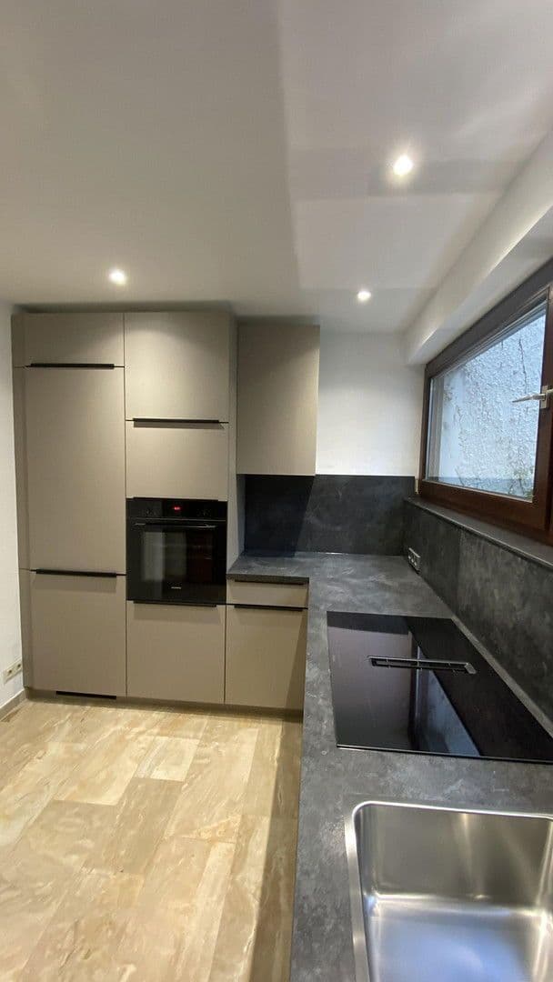 Pronájem bytu 3+1 99 m², Sindelfingen, Bádensko-Württembersko Pronájem bytu 3+1 99 m², Sindelfingen, Bádensko-Württembersko