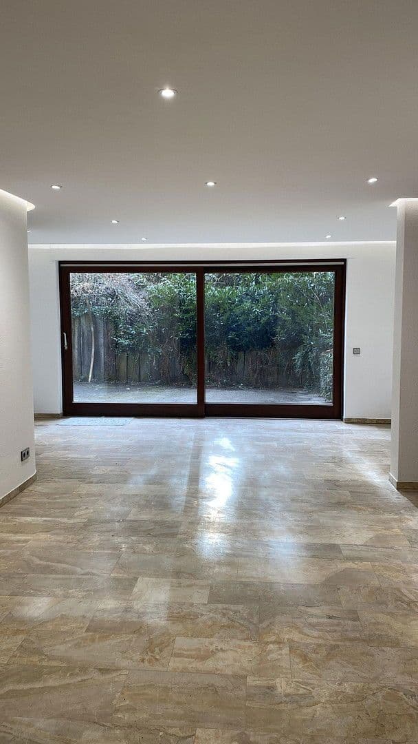 Pronájem bytu 3+1 99 m², Sindelfingen, Bádensko-Württembersko Pronájem bytu 3+1 99 m², Sindelfingen, Bádensko-Württembersko