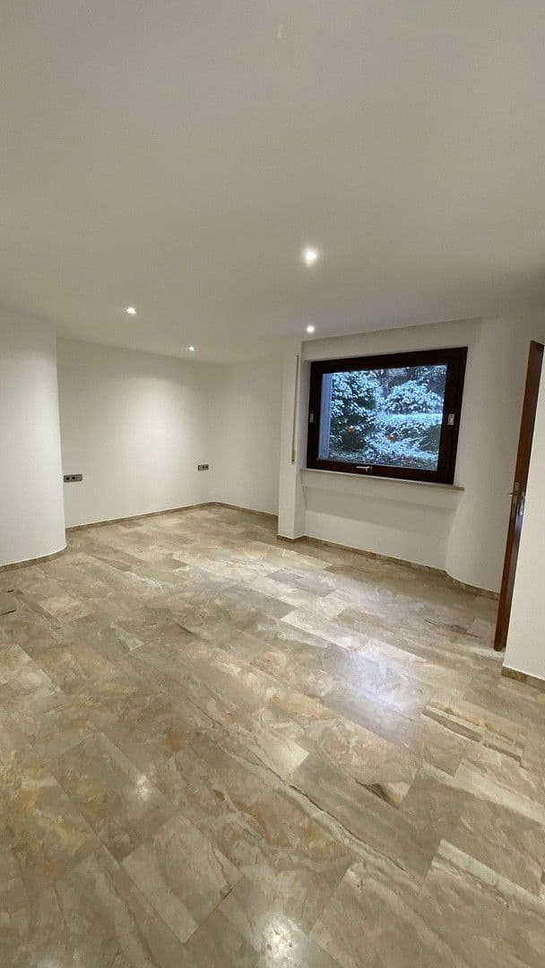 Pronájem bytu 3+1 99 m², Sindelfingen, Bádensko-Württembersko Pronájem bytu 3+1 99 m², Sindelfingen, Bádensko-Württembersko