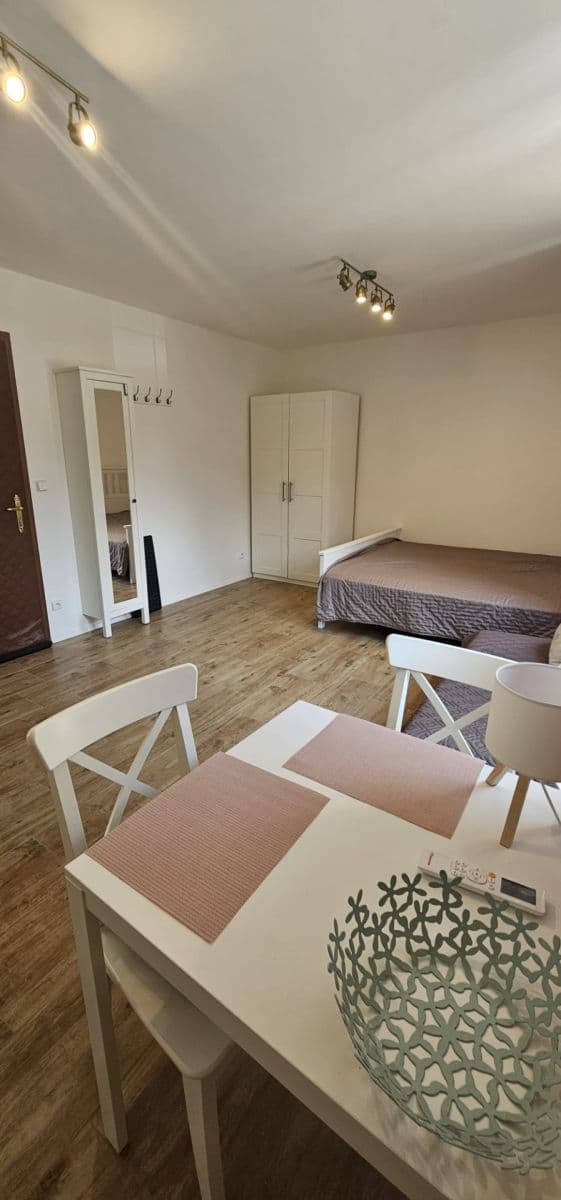 Pronájem bytu 1+kk 28 m², Na Cikánce, Praha, Praha Pronájem bytu 1+kk 28 m², Na Cikánce, Praha, Praha