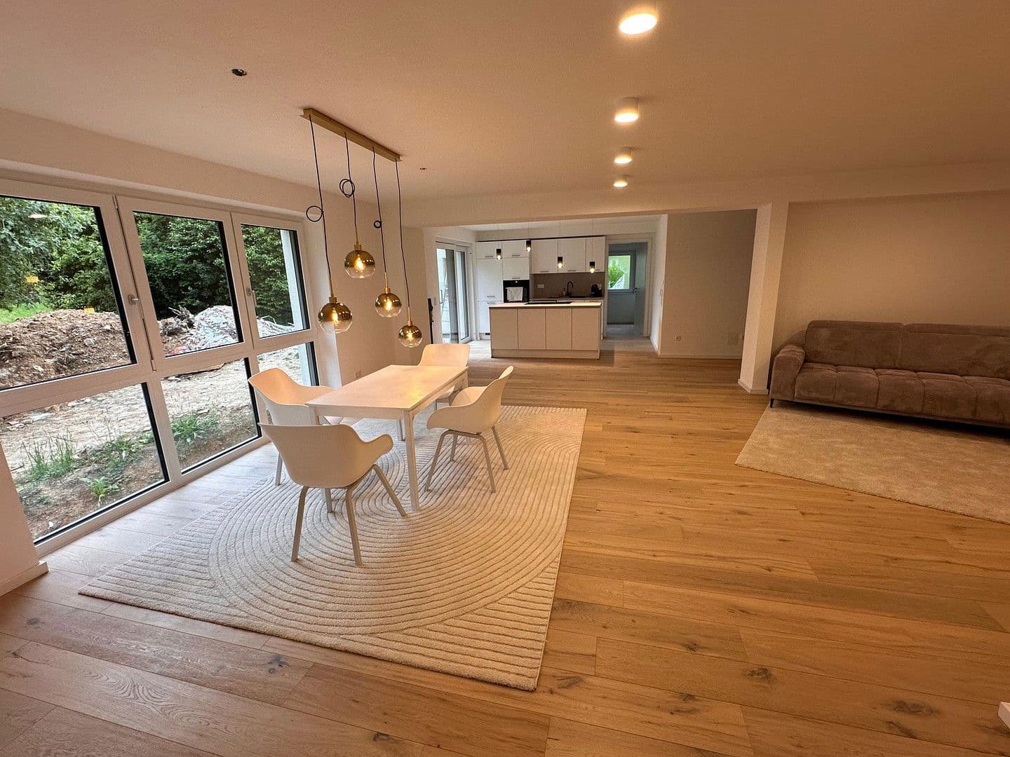 Pronájem bytu 5+kk 150 m², Nürtingen, Bádensko-Württembersko Pronájem bytu 5+kk 150 m², Nürtingen, Bádensko-Württembersko