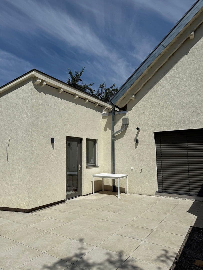 Pronájem bytu 5+kk 150 m², Nürtingen, Bádensko-Württembersko Pronájem bytu 5+kk 150 m², Nürtingen, Bádensko-Württembersko