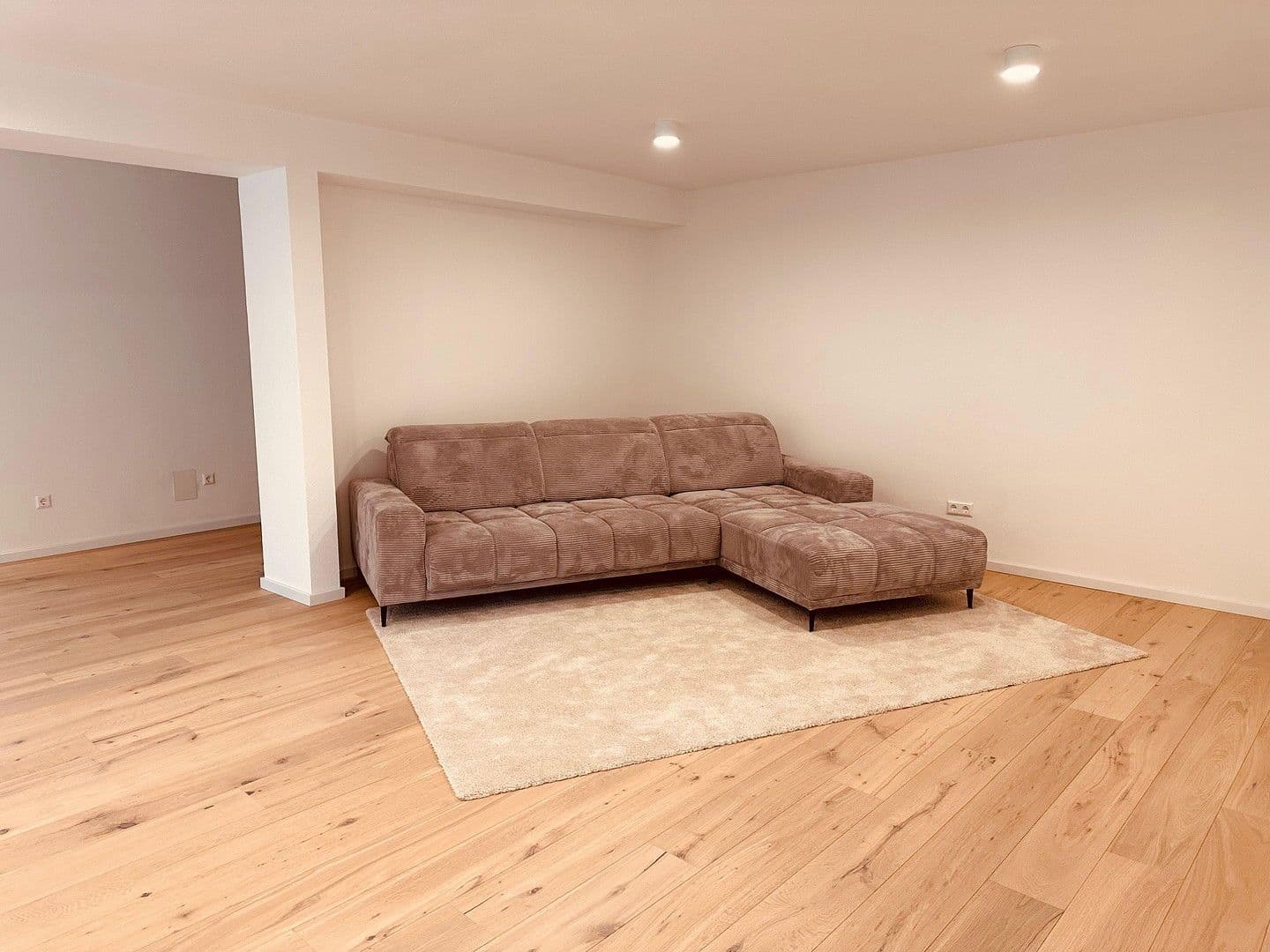 Pronájem bytu 5+kk 150 m², Nürtingen, Bádensko-Württembersko Pronájem bytu 5+kk 150 m², Nürtingen, Bádensko-Württembersko