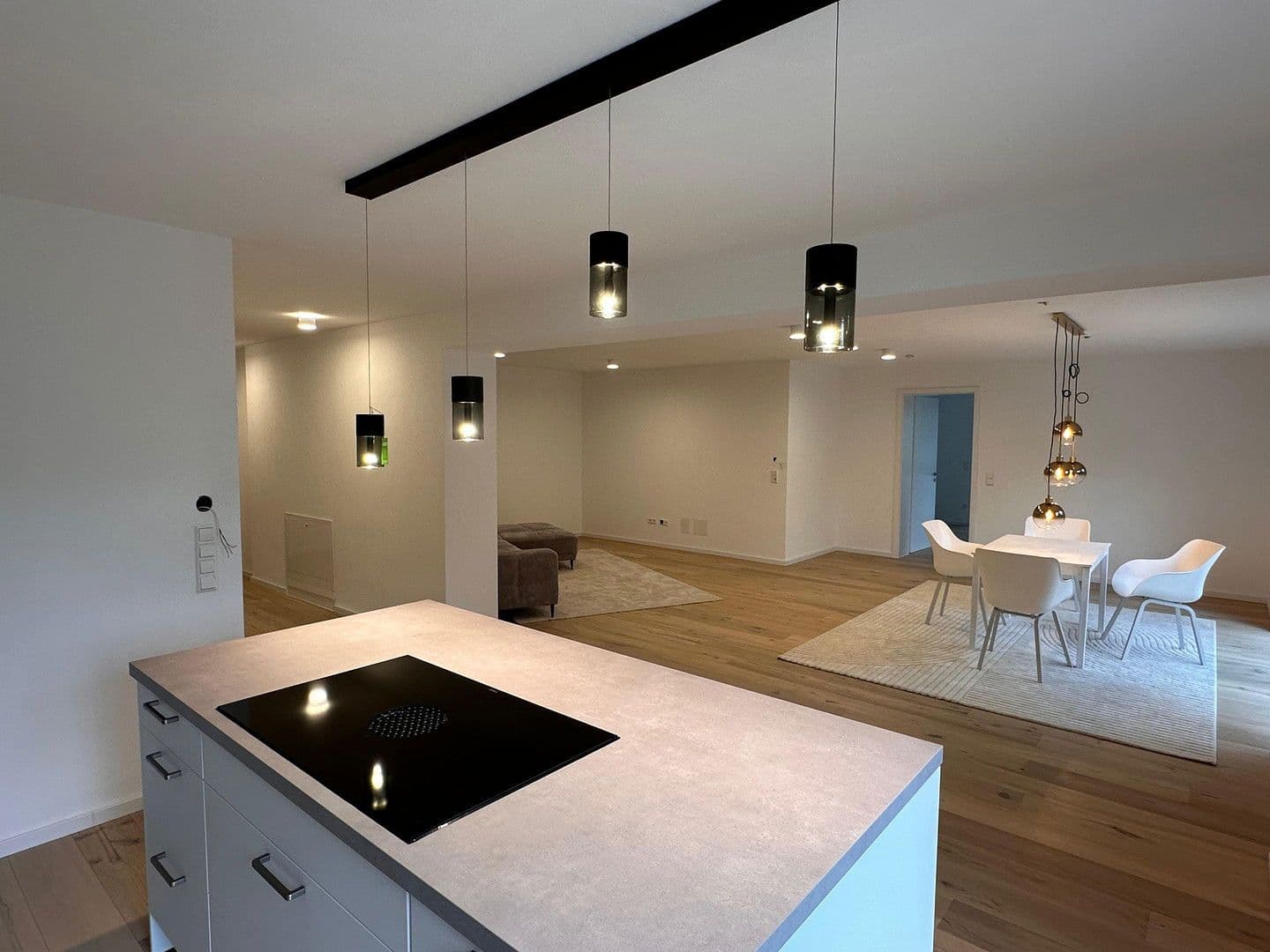 Pronájem bytu 5+kk 150 m², Nürtingen, Bádensko-Württembersko Pronájem bytu 5+kk 150 m², Nürtingen, Bádensko-Württembersko