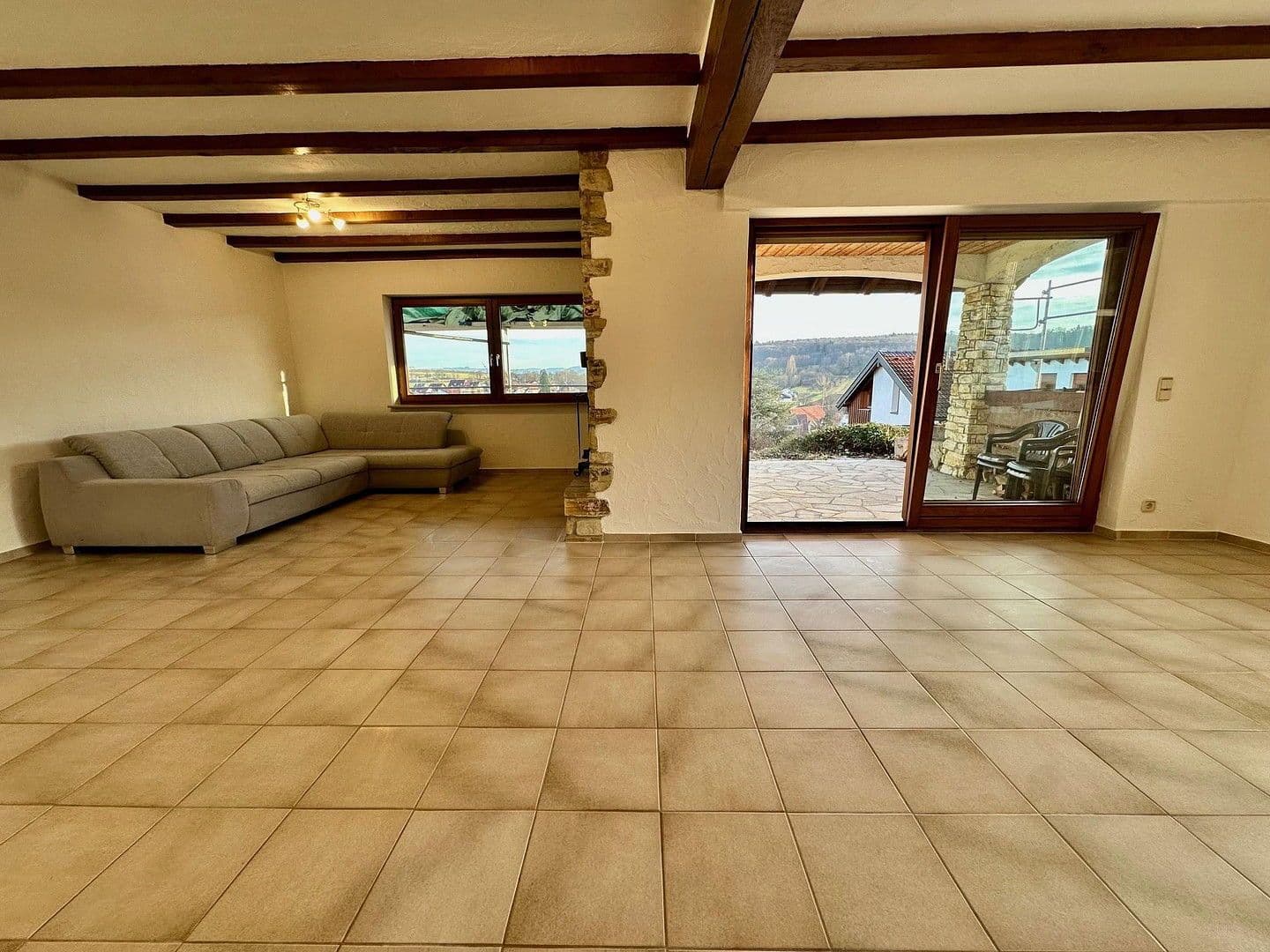 Pronájem bytu 3+kk 150 m², Aichtal, Bádensko-Württembersko Pronájem bytu 3+kk 150 m², Aichtal, Bádensko-Württembersko