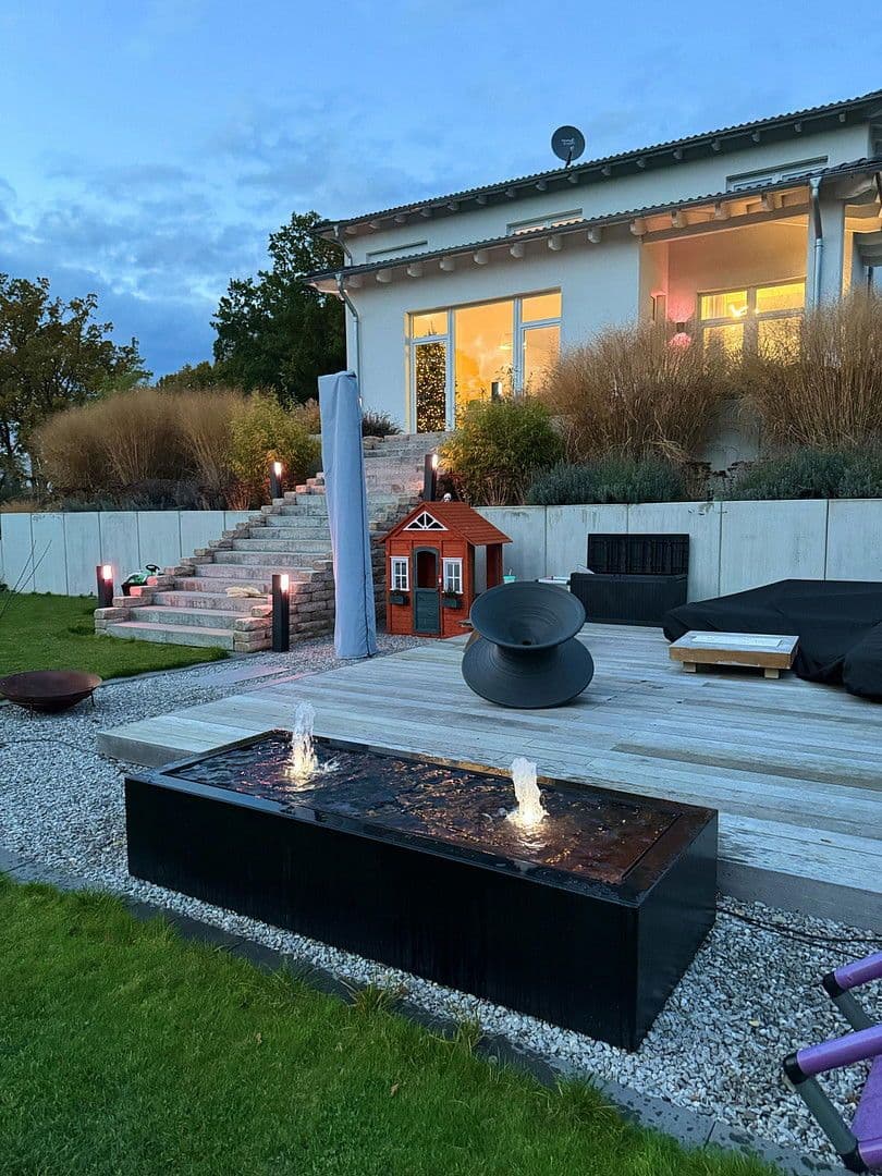 Prodej domu 226 m², pozemek 952 m², Bilshausen, Dolní Sasko Prodej domu 226 m², pozemek 952 m², Bilshausen, Dolní Sasko