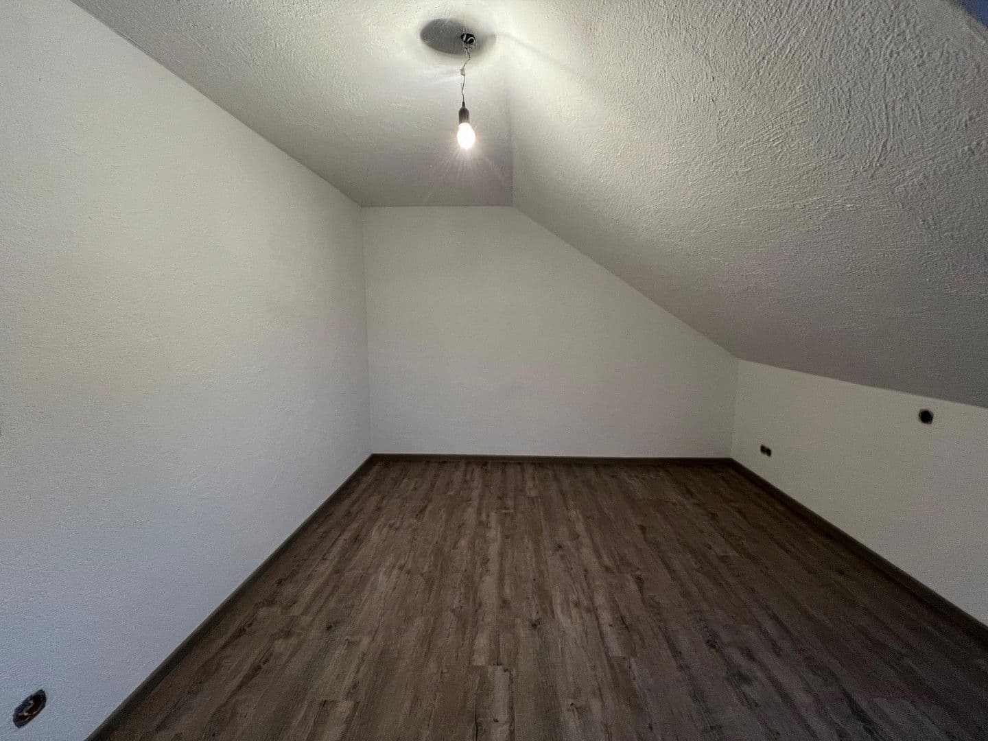 Prodej bytu 2+1 71 m², Kreuztal, Severní Porýní-Vestfálsko Prodej bytu 2+1 71 m², Kreuztal, Severní Porýní-Vestfálsko