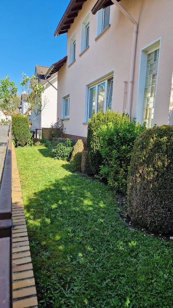 Prodej domu 177 m², pozemek 453 m², Bad Homburg vor der Höhe, Hessen Prodej domu 177 m², pozemek 453 m², Bad Homburg vor der Höhe, Hessen