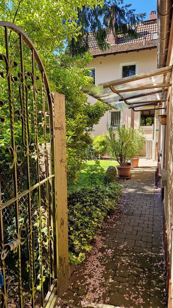 Prodej domu 177 m², pozemek 453 m², Bad Homburg vor der Höhe, Hessen Prodej domu 177 m², pozemek 453 m², Bad Homburg vor der Höhe, Hessen