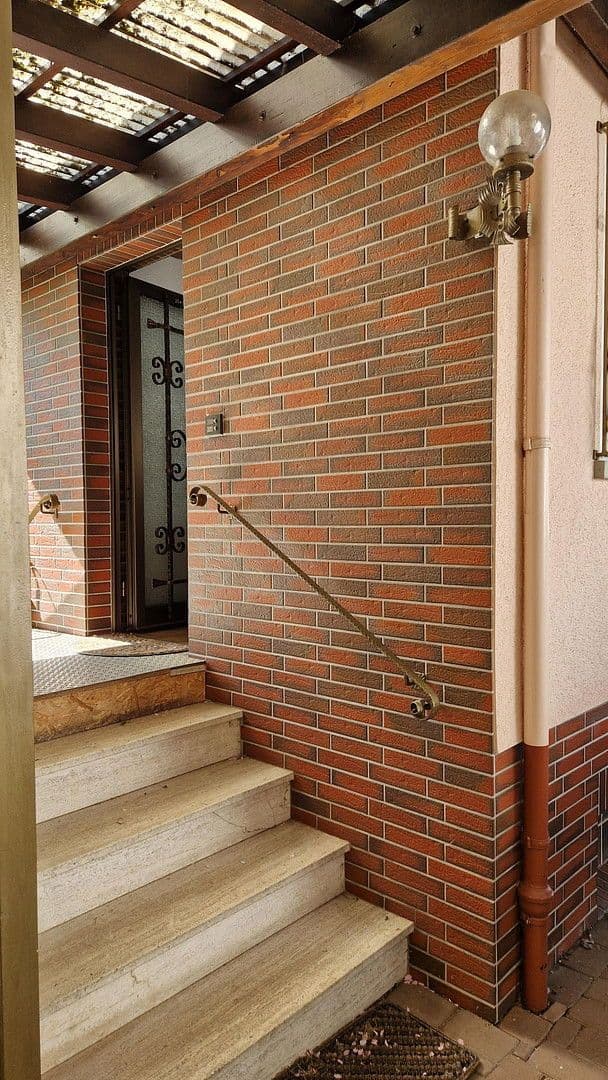 Prodej domu 177 m², pozemek 453 m², Bad Homburg vor der Höhe, Hessen Prodej domu 177 m², pozemek 453 m², Bad Homburg vor der Höhe, Hessen