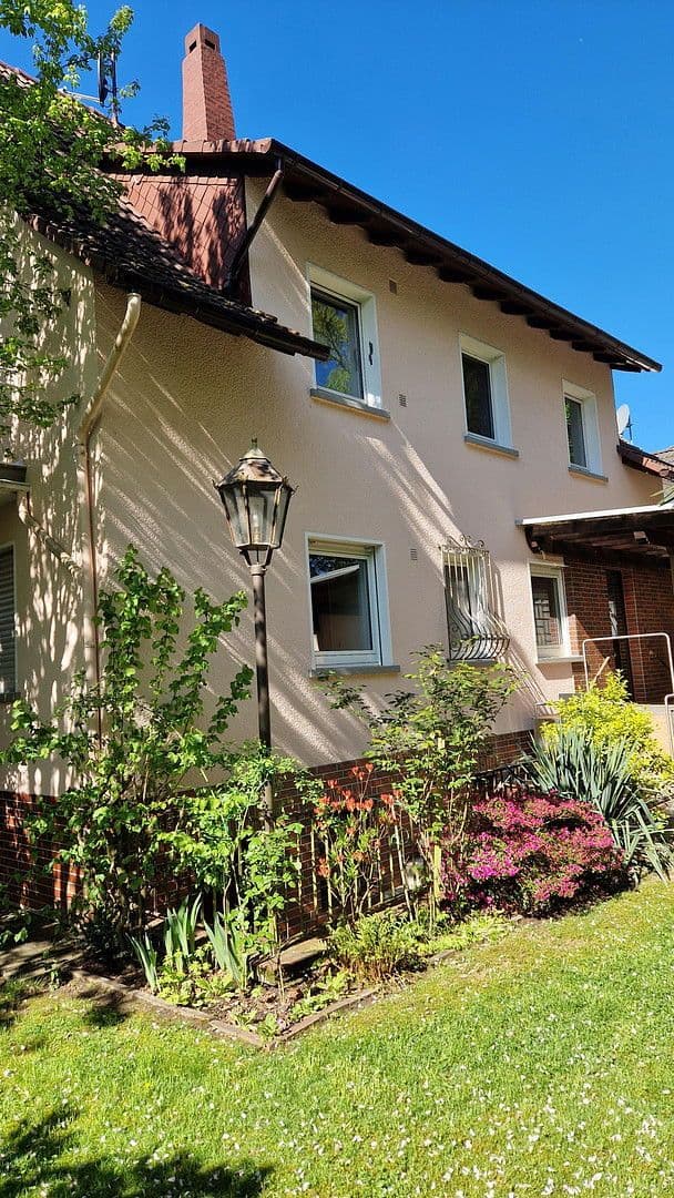 Prodej domu 177 m², pozemek 453 m², Bad Homburg vor der Höhe, Hessen Prodej domu 177 m², pozemek 453 m², Bad Homburg vor der Höhe, Hessen