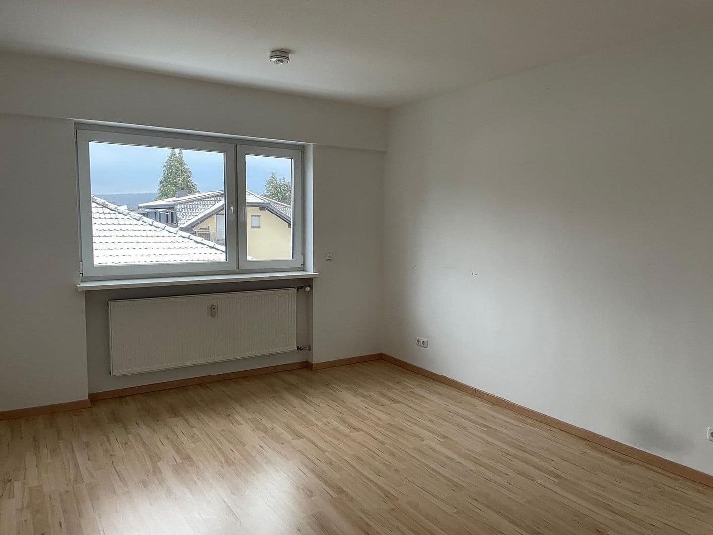 Pronájem bytu 3+1 85 m², Usingen, Hessen Pronájem bytu 3+1 85 m², Usingen, Hessen