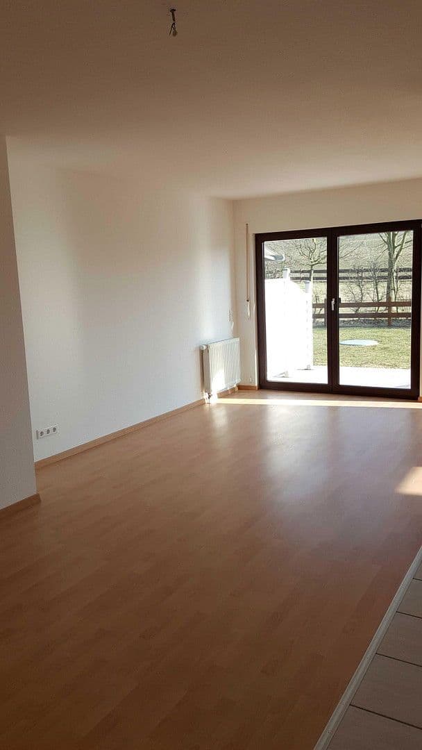 Prodej domu 200 m², pozemek 299 m², Karben, Hessen Prodej domu 200 m², pozemek 299 m², Karben, Hessen