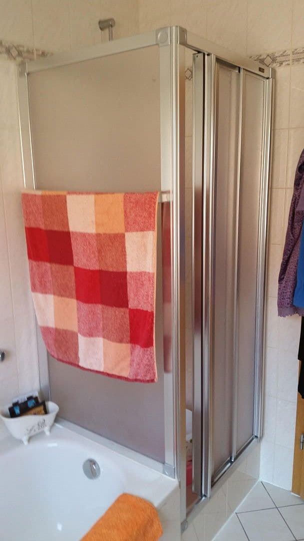 Prodej domu 200 m², pozemek 299 m², Karben, Hessen Prodej domu 200 m², pozemek 299 m², Karben, Hessen