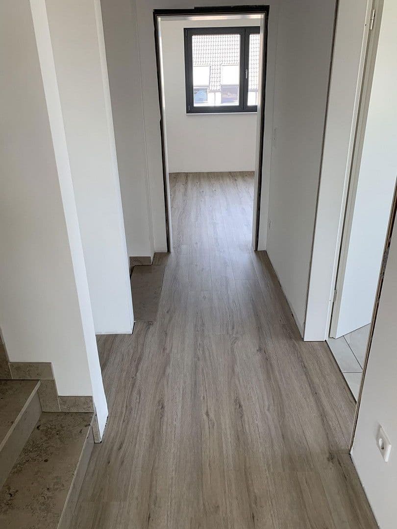 Pronájem domu 172 m², pozemek 368 m², Willich, Severní Porýní-Vestfálsko Pronájem domu 172 m², pozemek 368 m², Willich, Severní Porýní-Vestfálsko