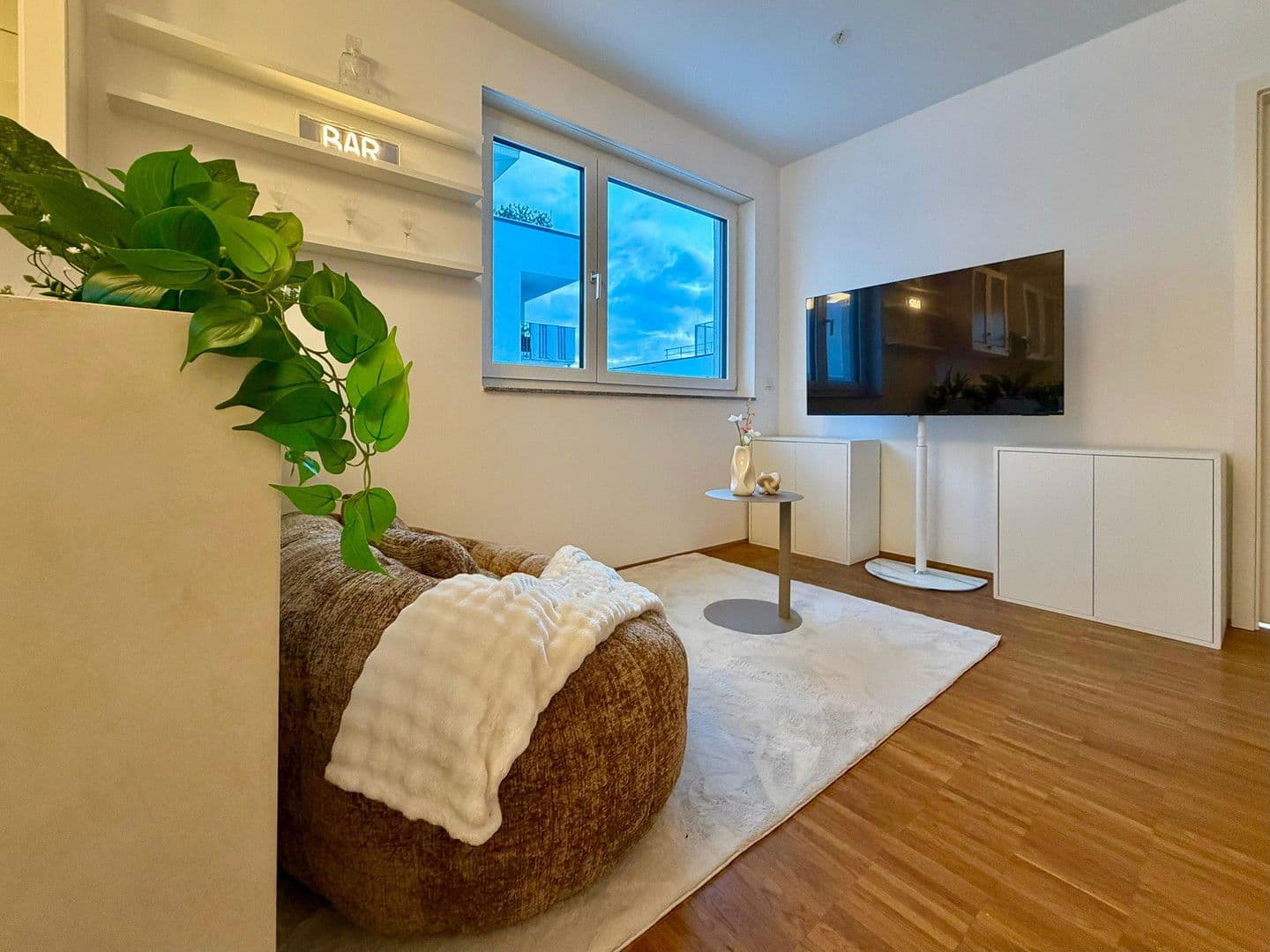 Pronájem bytu 1+1 36 m², Fitzmauricestr. 25, Köln, Severní Porýní-Vestfálsko Pronájem bytu 1+1 36 m², Fitzmauricestr. 25, Köln, Severní Porýní-Vestfálsko