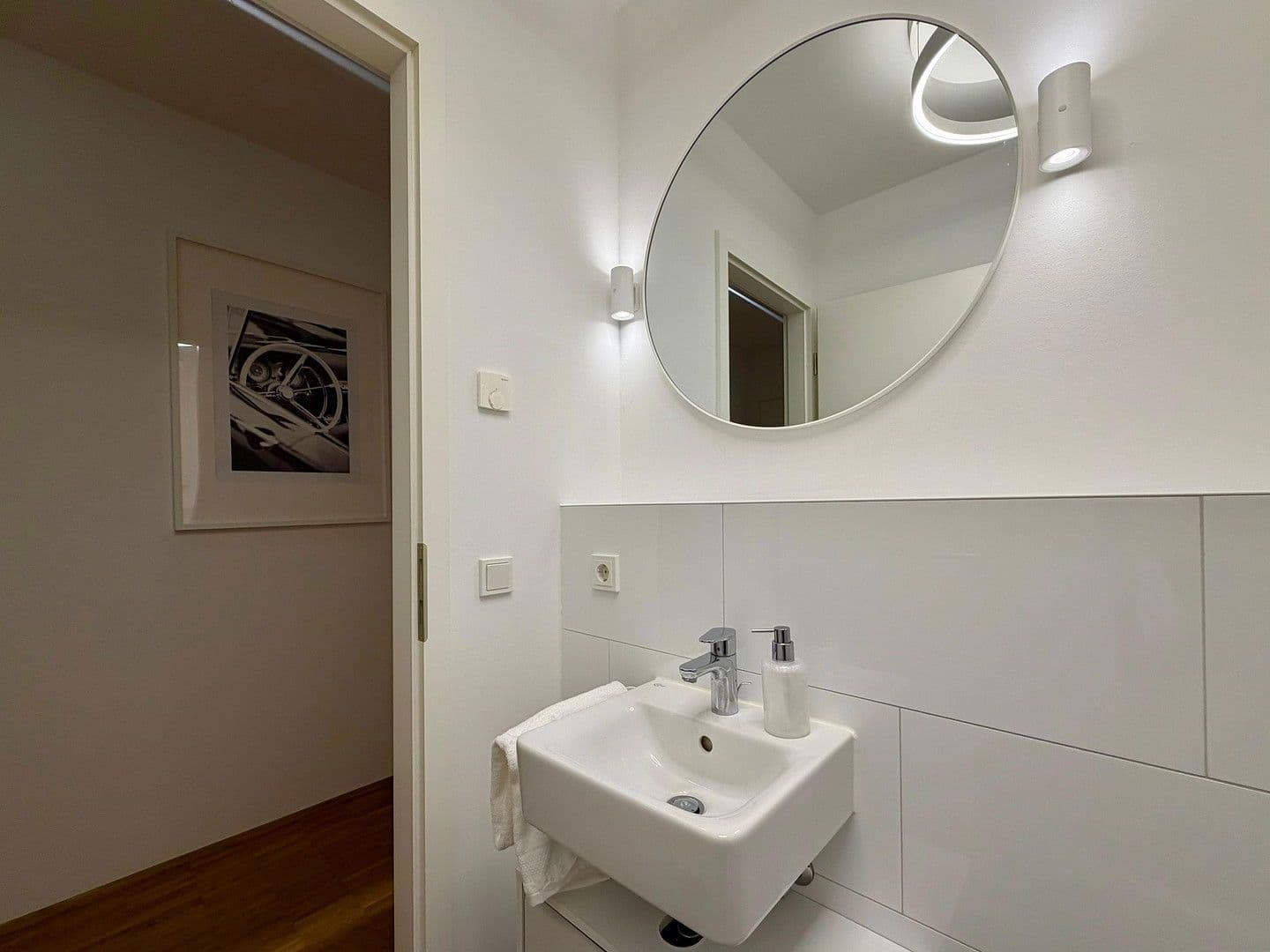 Pronájem bytu 1+1 36 m², Fitzmauricestr. 25, Köln, Severní Porýní-Vestfálsko Pronájem bytu 1+1 36 m², Fitzmauricestr. 25, Köln, Severní Porýní-Vestfálsko