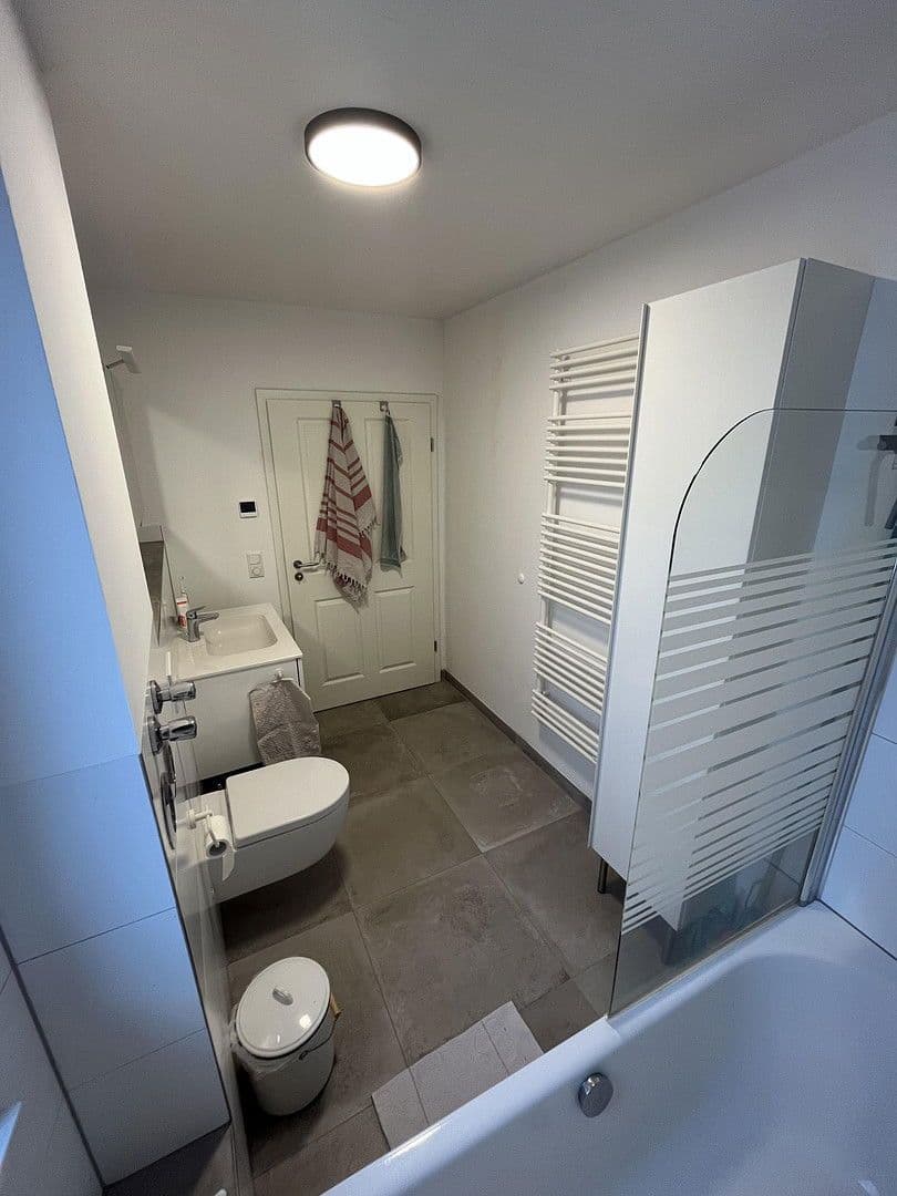 Pronájem bytu 3+1 86 m², Frankfurt am Main, Hessen Pronájem bytu 3+1 86 m², Frankfurt am Main, Hessen