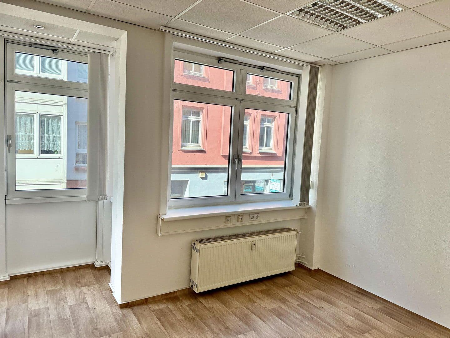 Pronájem kanceláře 85 m², Lübecker Straße 25-27, Schwerin - Altstadt, Mecklenburg-Vorpommern Pronájem kanceláře 85 m², Lübecker Straße 25-27, Schwerin - Altstadt, Mecklenburg-Vorpommern