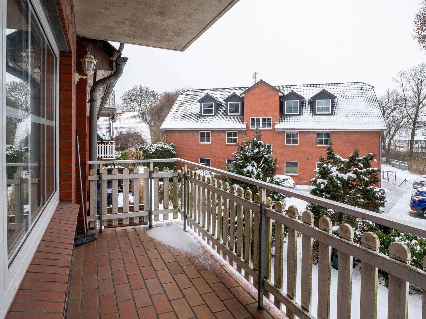 Pronájem bytu 4+1 90 m², Grasseler Straße 90, Braunschweig, Dolní Sasko Pronájem bytu 4+1 90 m², Grasseler Straße 90, Braunschweig, Dolní Sasko