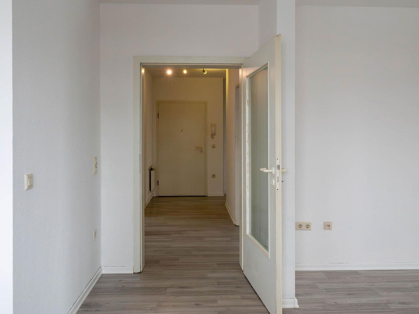 Pronájem bytu 4+1 90 m², Grasseler Straße 90, Braunschweig, Dolní Sasko Pronájem bytu 4+1 90 m², Grasseler Straße 90, Braunschweig, Dolní Sasko