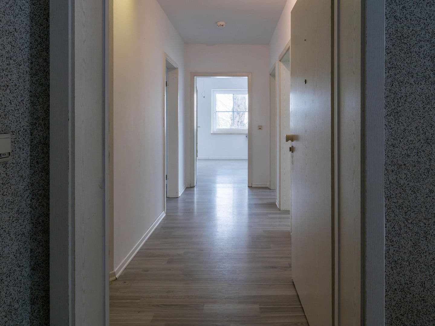 Pronájem bytu 4+1 90 m², Grasseler Straße 90, Braunschweig, Dolní Sasko Pronájem bytu 4+1 90 m², Grasseler Straße 90, Braunschweig, Dolní Sasko