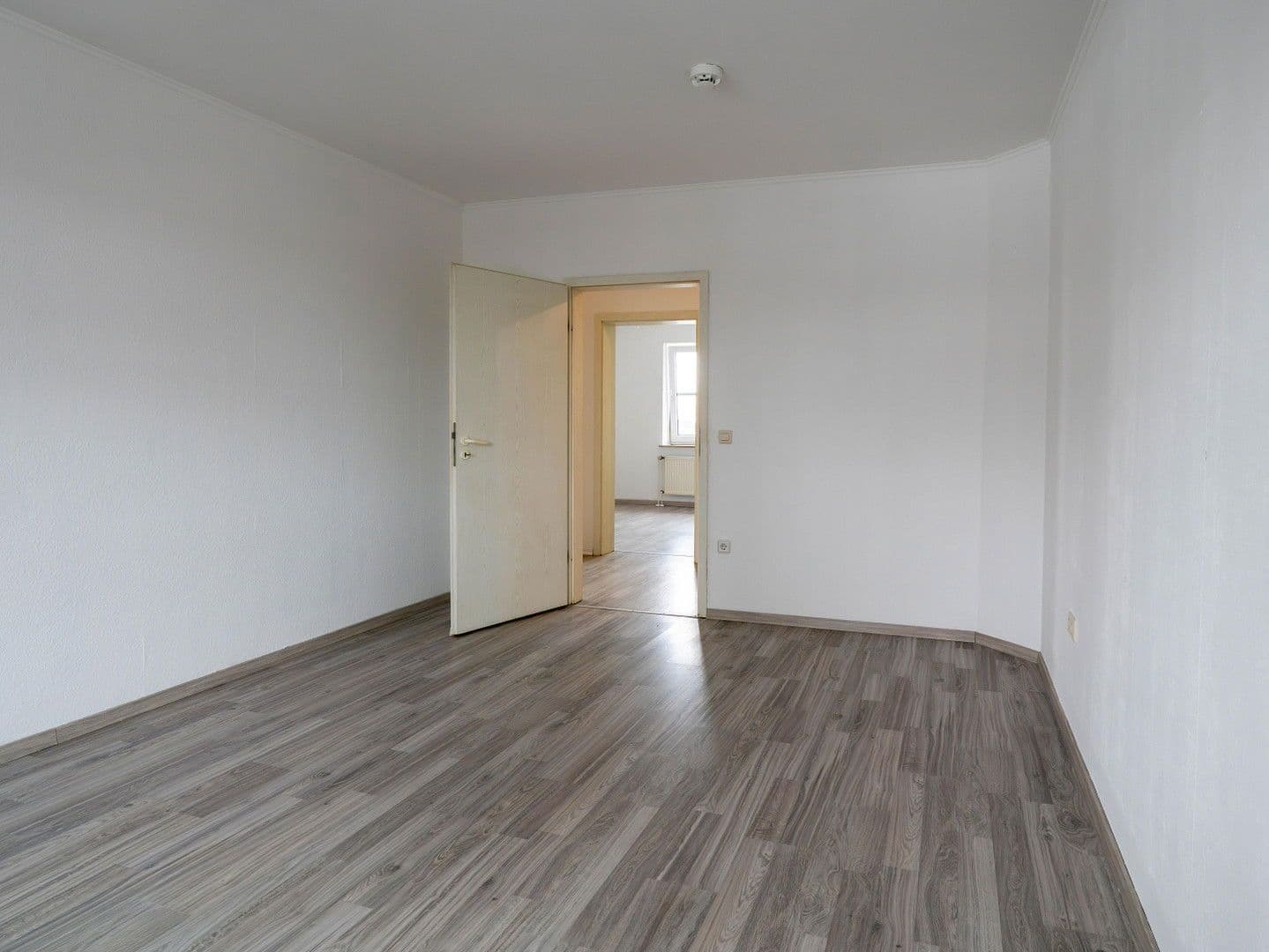 Pronájem bytu 4+1 90 m², Grasseler Straße 90, Braunschweig, Dolní Sasko Pronájem bytu 4+1 90 m², Grasseler Straße 90, Braunschweig, Dolní Sasko