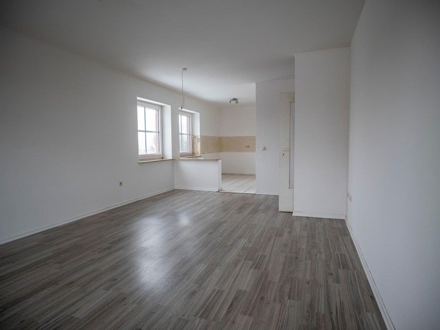 Pronájem bytu 4+1 90 m², Grasseler Straße 90, Braunschweig, Dolní Sasko Pronájem bytu 4+1 90 m², Grasseler Straße 90, Braunschweig, Dolní Sasko
