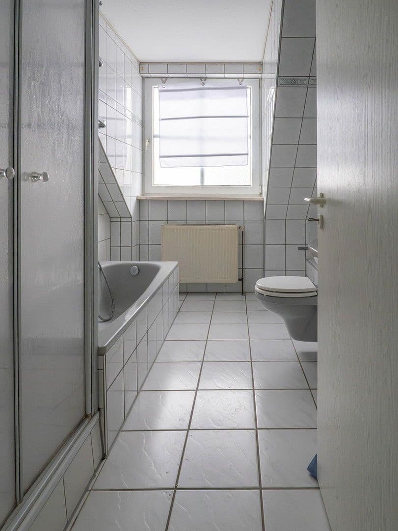 Pronájem bytu 4+1 74 m², Grasseler Straße 90, Braunschweig, Dolní Sasko Pronájem bytu 4+1 74 m², Grasseler Straße 90, Braunschweig, Dolní Sasko