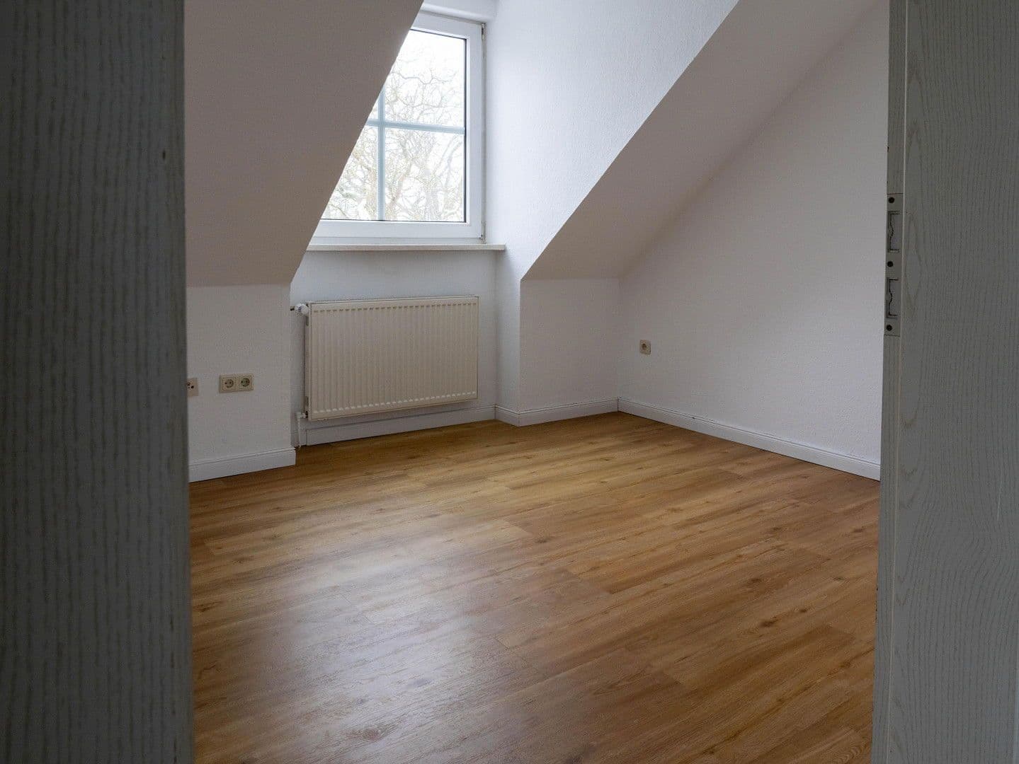 Pronájem bytu 4+1 74 m², Grasseler Straße 90, Braunschweig, Dolní Sasko Pronájem bytu 4+1 74 m², Grasseler Straße 90, Braunschweig, Dolní Sasko