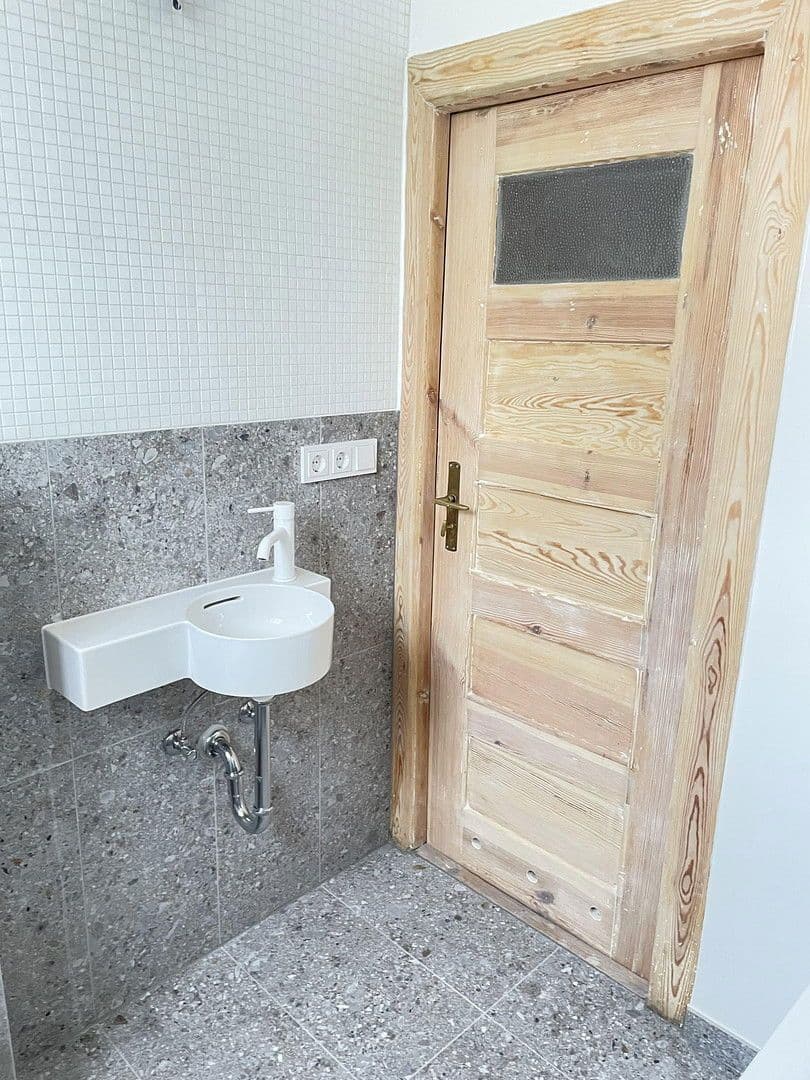 Prodej domu 120 m², pozemek 165 m², Berlin, Berlín Prodej domu 120 m², pozemek 165 m², Berlin, Berlín