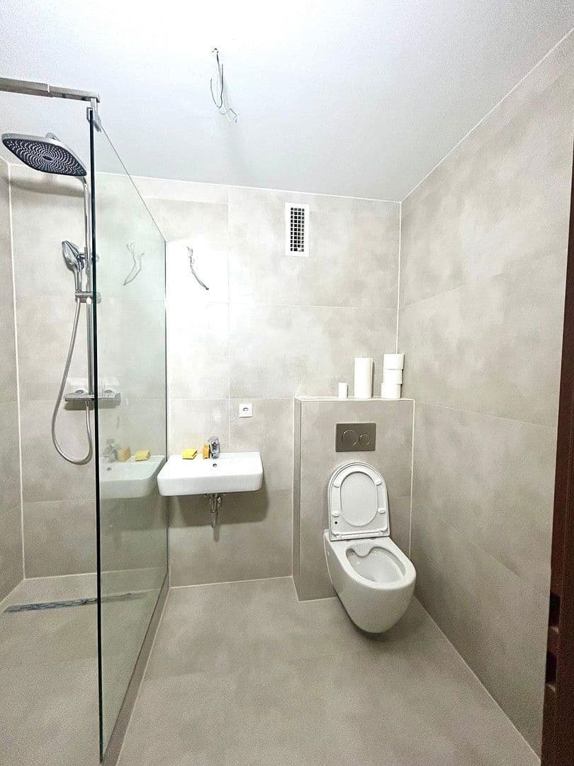 Pronájem bytu 1+1 50 m², Friedrich-Bassemir-Str.5, Ludwigshafen, Porýní-Falc Pronájem bytu 1+1 50 m², Friedrich-Bassemir-Str.5, Ludwigshafen, Porýní-Falc