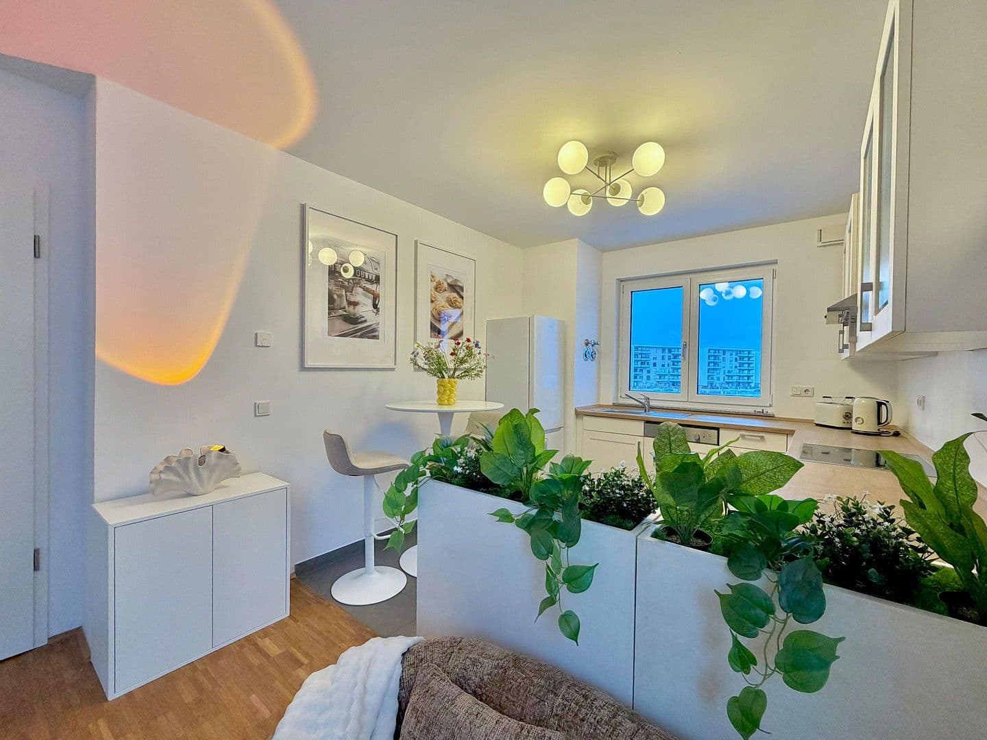 Pronájem bytu 1+1 36 m², Fitzmauricestr. 25, Köln, Severní Porýní-Vestfálsko Pronájem bytu 1+1 36 m², Fitzmauricestr. 25, Köln, Severní Porýní-Vestfálsko