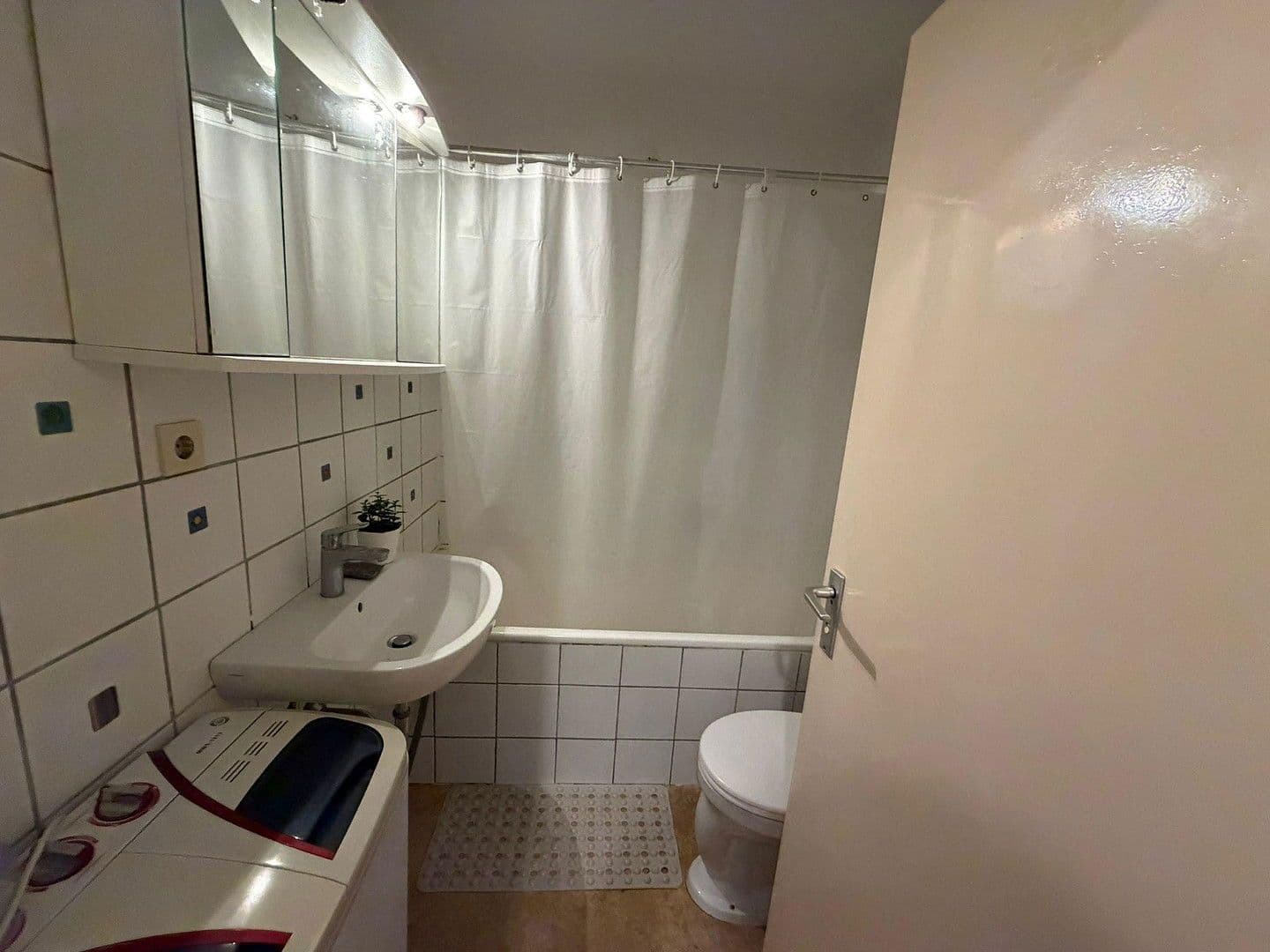 Pronájem bytu 1+1 30 m², Gerhart Hauptmann Straße 15, Erlangen, Bavorsko Pronájem bytu 1+1 30 m², Gerhart Hauptmann Straße 15, Erlangen, Bavorsko