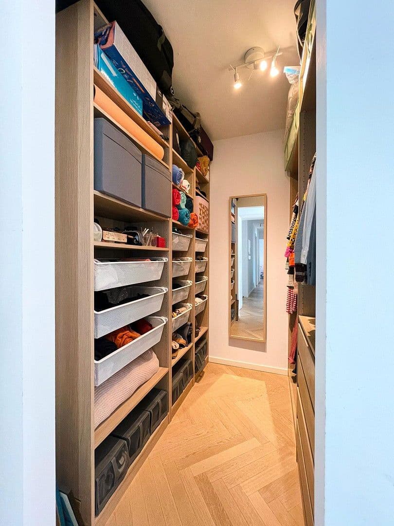 Prodej bytu 4+1 123 m², Berlin - Tempelhof, Berlín Prodej bytu 4+1 123 m², Berlin - Tempelhof, Berlín