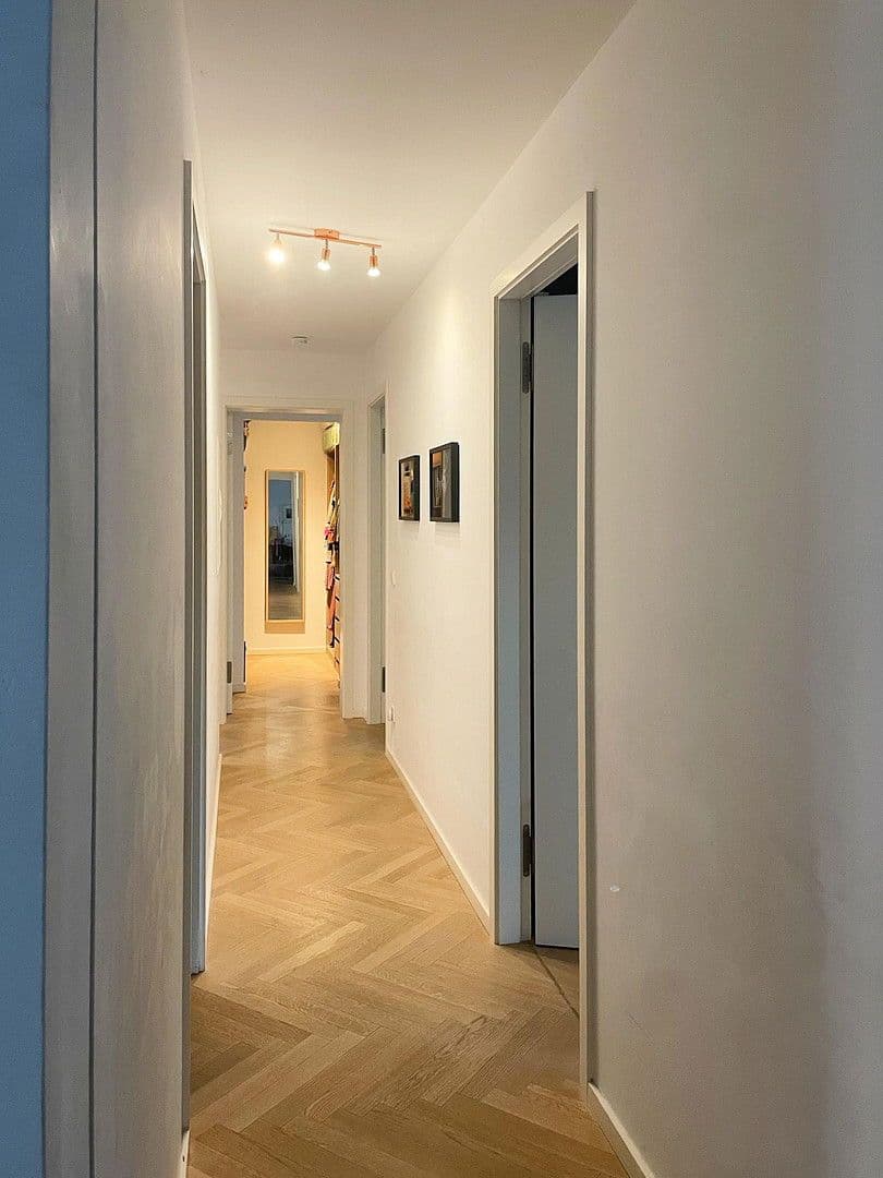 Prodej bytu 4+1 123 m², Berlin - Tempelhof, Berlín Prodej bytu 4+1 123 m², Berlin - Tempelhof, Berlín