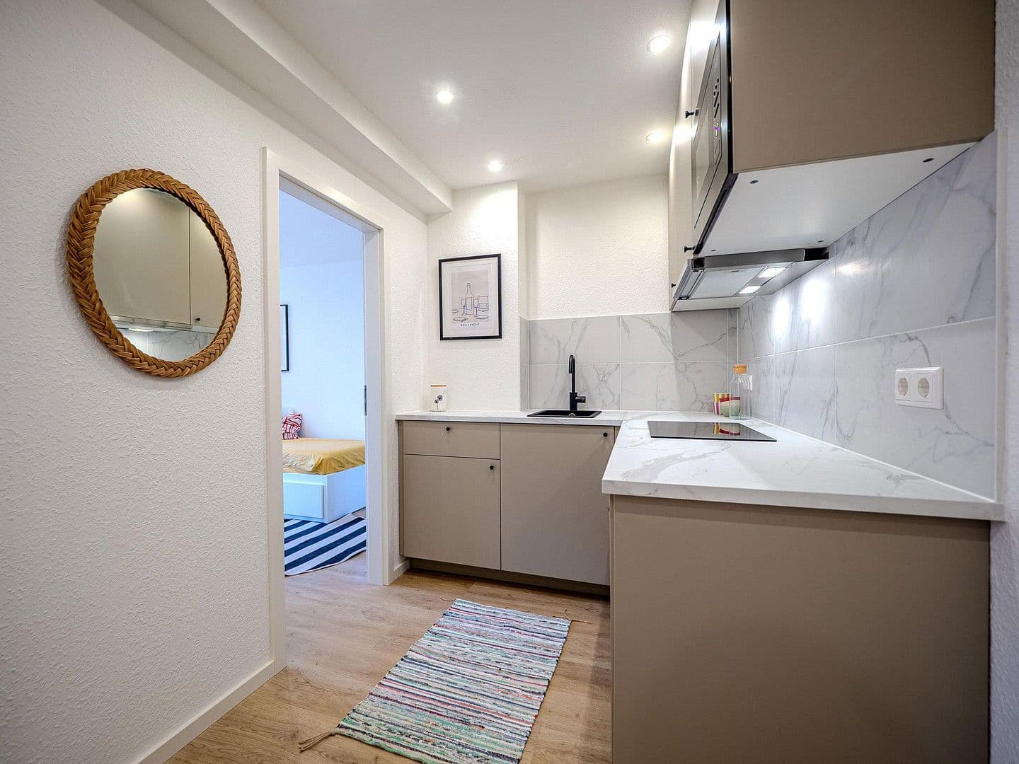 Pronájem bytu 1+1 12 m², Freiburg, Bádensko-Württembersko Pronájem bytu 1+1 12 m², Freiburg, Bádensko-Württembersko