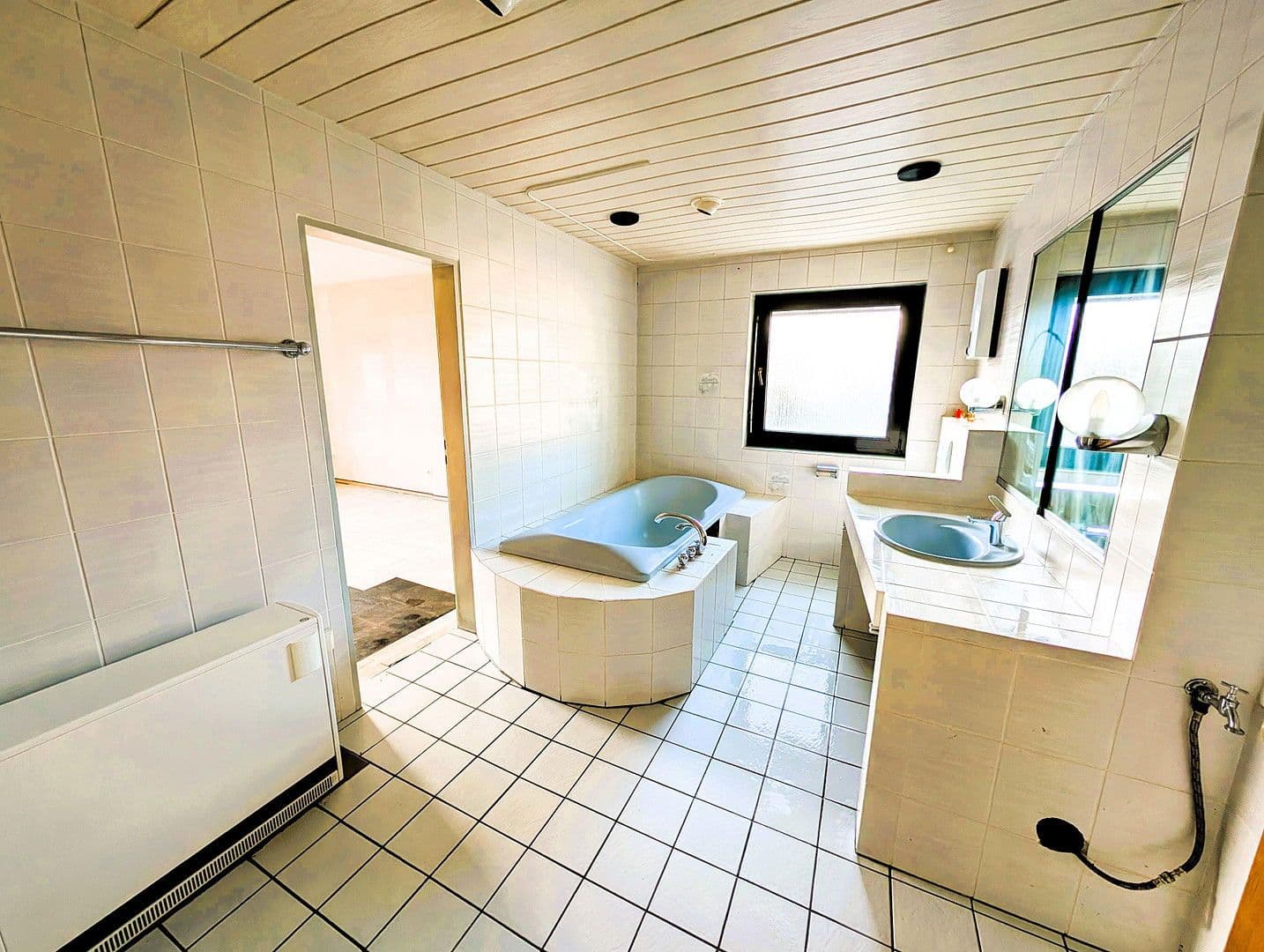 Prodej bytu 3+1 95 m², Mülheim an der Ruhr, Severní Porýní-Vestfálsko Prodej bytu 3+1 95 m², Mülheim an der Ruhr, Severní Porýní-Vestfálsko