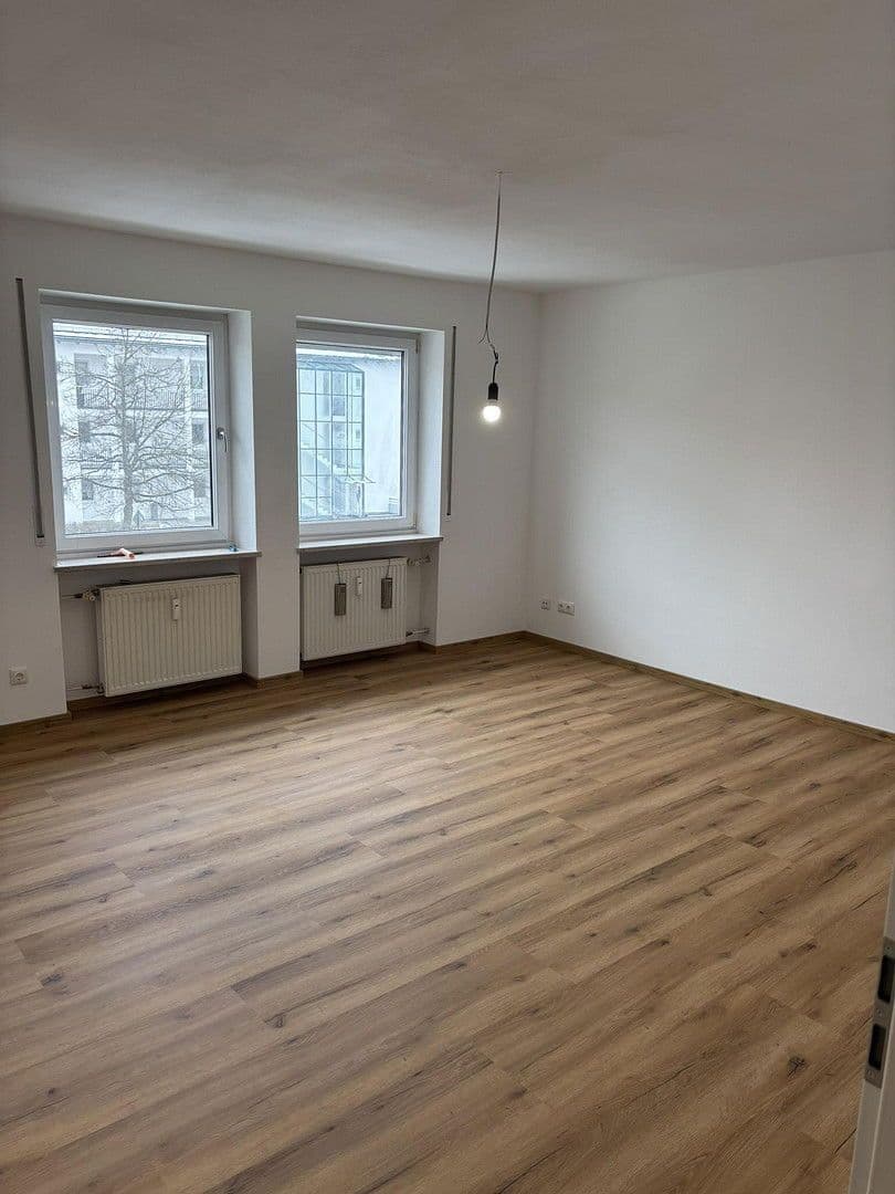 Pronájem bytu 3+1 90 m², Straubing, Bavorsko Pronájem bytu 3+1 90 m², Straubing, Bavorsko