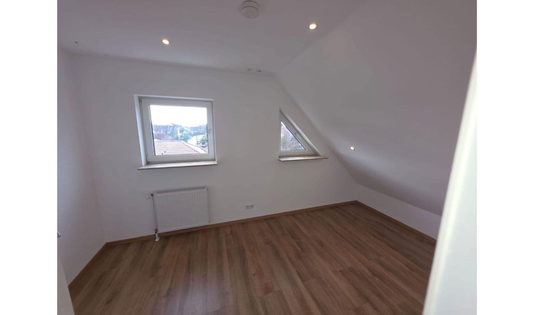 Prodej bytu 3+1 66 m², Sudetenstr. 1, Offenbach an der Queich, Porýní-Falc Prodej bytu 3+1 66 m², Sudetenstr. 1, Offenbach an der Queich, Porýní-Falc