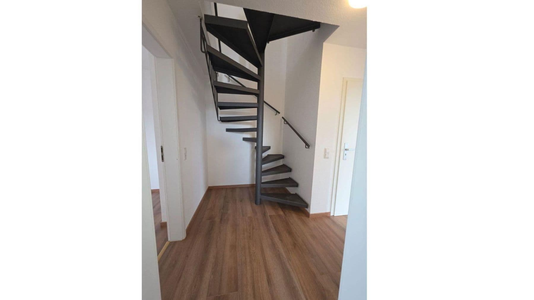 Prodej bytu 3+1 66 m², Sudetenstr. 1, Offenbach an der Queich, Porýní-Falc Prodej bytu 3+1 66 m², Sudetenstr. 1, Offenbach an der Queich, Porýní-Falc