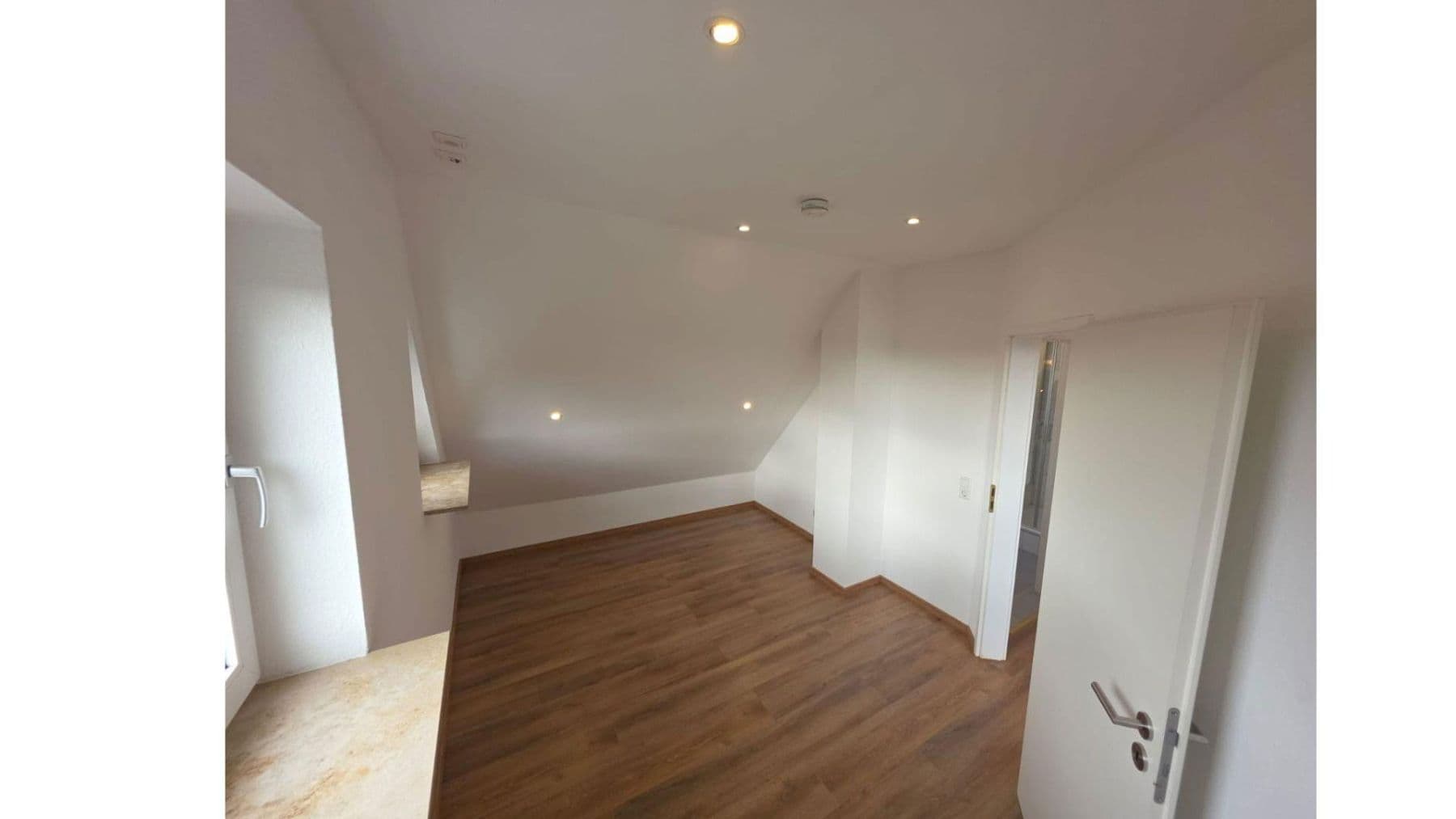 Prodej bytu 3+1 66 m², Sudetenstr. 1, Offenbach an der Queich, Porýní-Falc Prodej bytu 3+1 66 m², Sudetenstr. 1, Offenbach an der Queich, Porýní-Falc