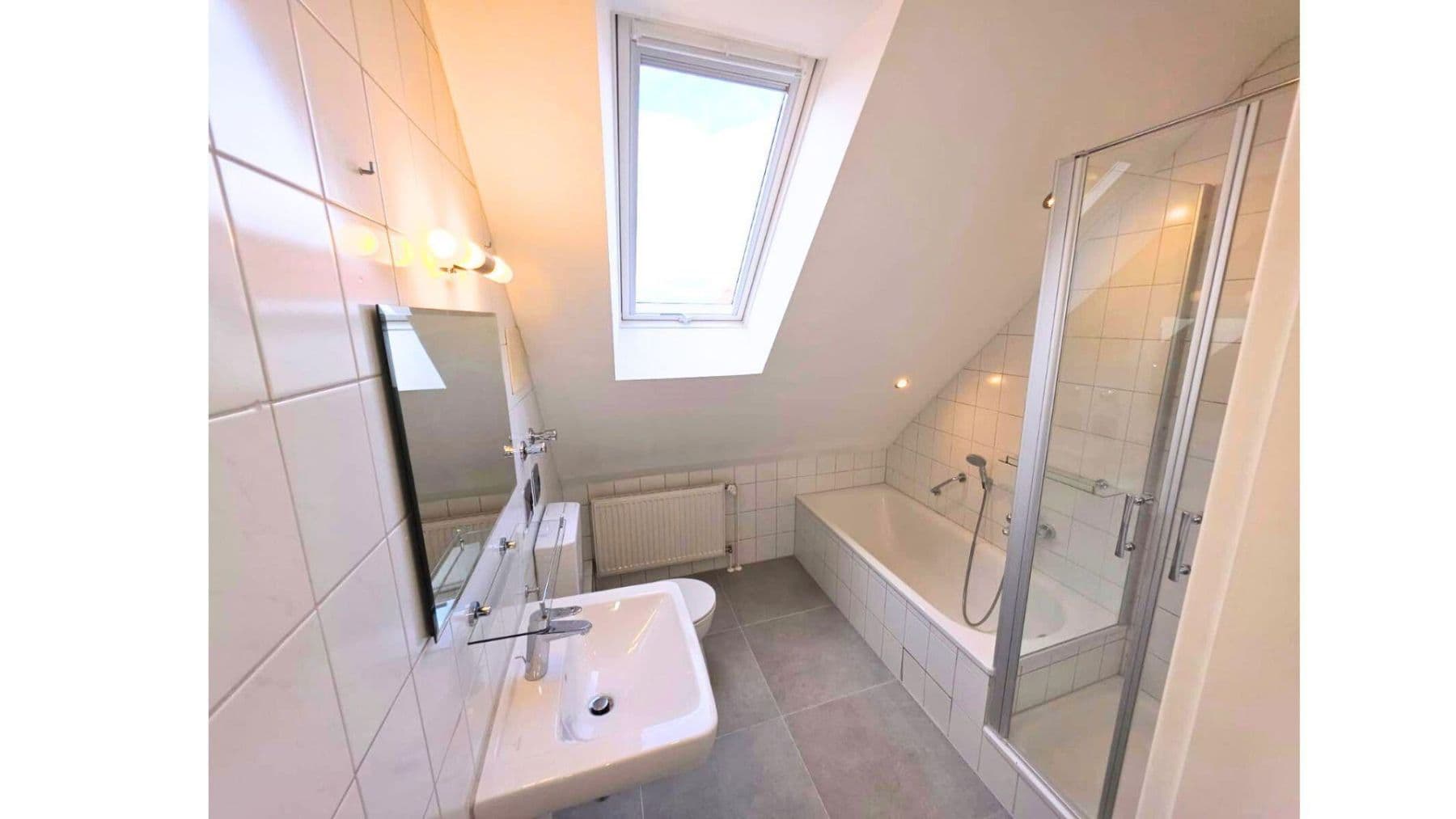 Prodej bytu 3+1 66 m², Sudetenstr. 1, Offenbach an der Queich, Porýní-Falc Prodej bytu 3+1 66 m², Sudetenstr. 1, Offenbach an der Queich, Porýní-Falc