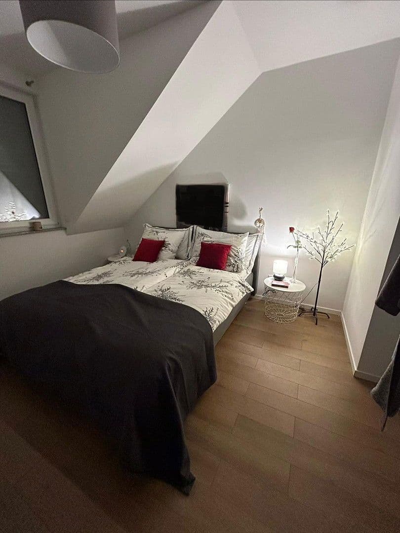 Pronájem bytu 2+1 69 m², KÖLN, Severní Porýní-Vestfálsko Pronájem bytu 2+1 69 m², KÖLN, Severní Porýní-Vestfálsko