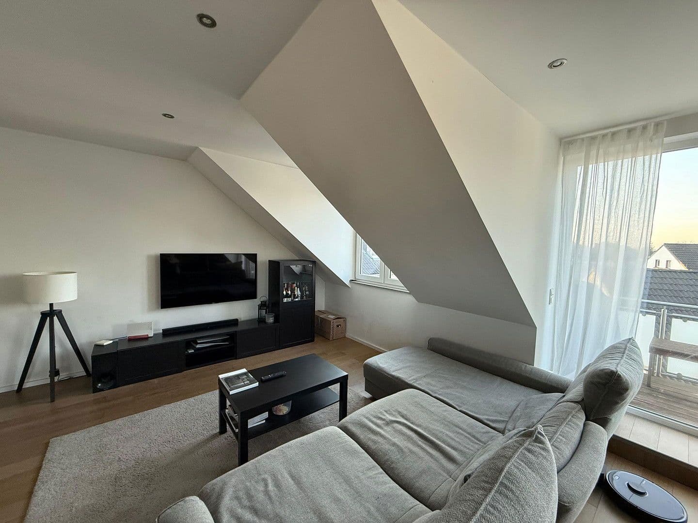 Pronájem bytu 2+1 69 m², KÖLN, Severní Porýní-Vestfálsko Pronájem bytu 2+1 69 m², KÖLN, Severní Porýní-Vestfálsko